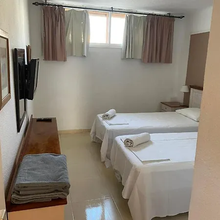 Costa Adeje, Puerto Colonn *